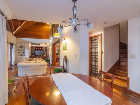 Casa 6 ambientes con 3 baños