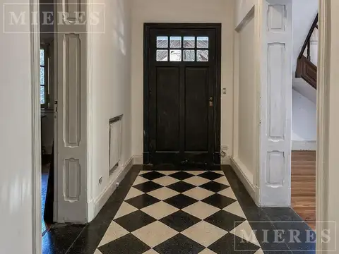 Casa 10 ambientes con 2 baños
