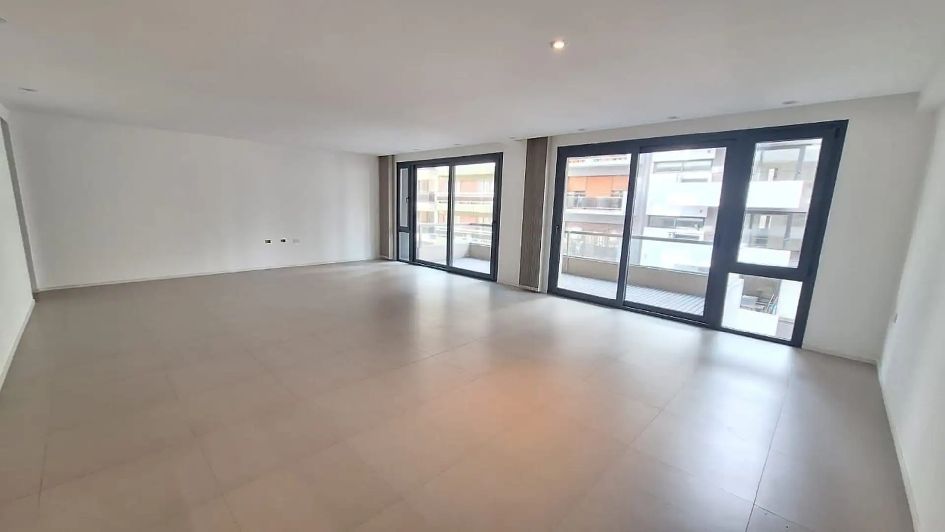 Depto 3 amb, 170m² con 2 cocheras — Plaza Mitre