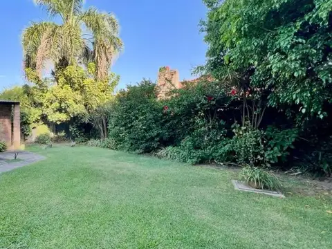 VENTA CASA CON LOCAL JARDIN Y COCHERA DON TORCUATO