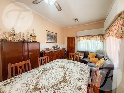 Casa 4 ambientes con 1 baño