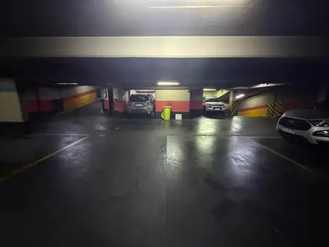 Cochera en un edificio ubicada en segundo subsuelo  en Barrio Botanico