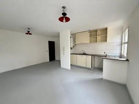 Alquiler dpto 1dor Duarte Quiros 1700