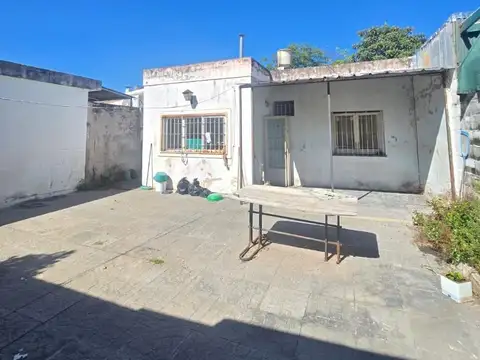 OPORTUNIDAD CASA INTERNA NO PH A RECICLAR - JORGE CURA