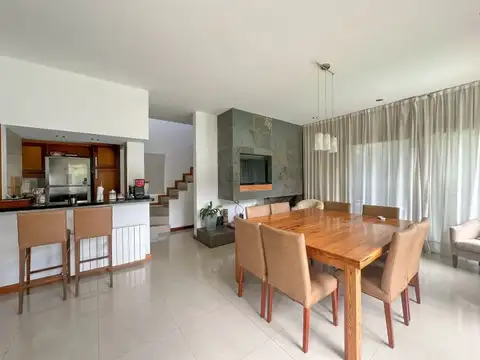 Preciosa casa en barrio Fisherton