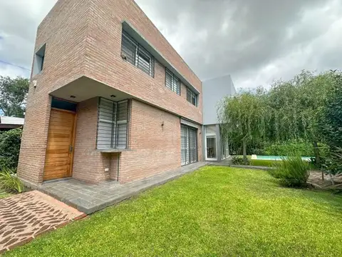 Casa en Venta en Rosario, USD 470.000