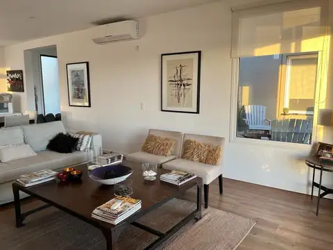 Casa en Alquiler en El Cantón - Barrio Golf, USD 2.600