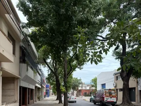 Venta Casa de pasillo reciclada 3 dormitorios Barrio Abasto Rosario