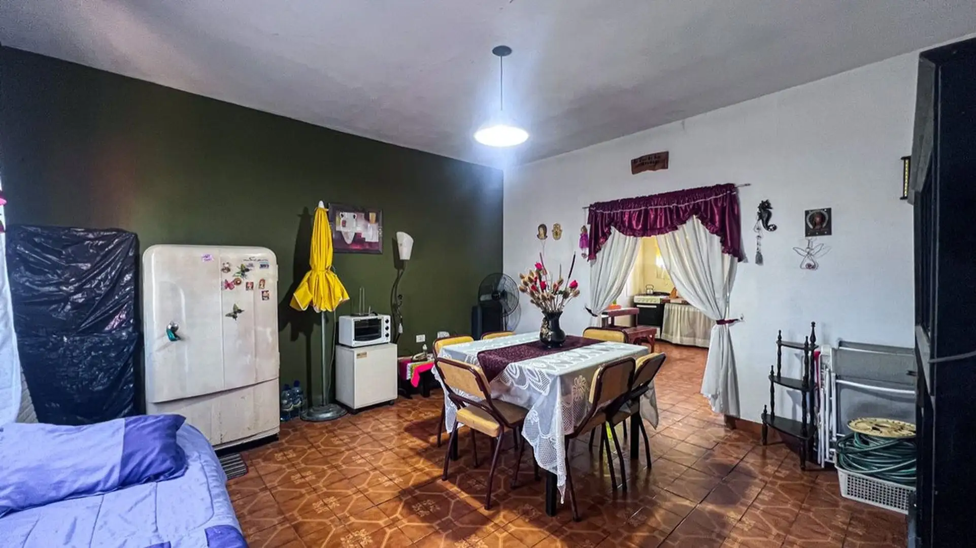 VENTA DE CASA 3 AMBIENTES CON PARQUE