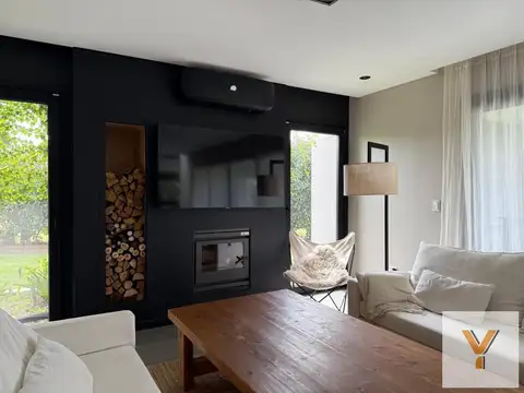 Casa en venta - 2 Dormitorios 4 Baños - Chivilcoy