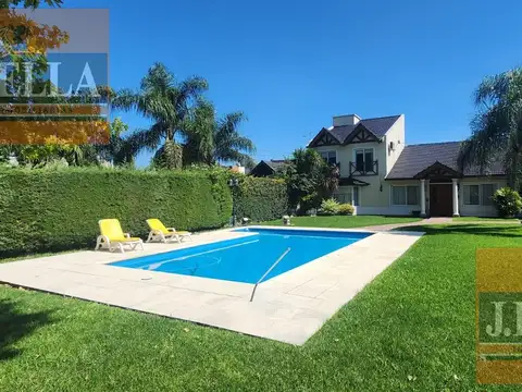 Casa en Venta con 1 cochera