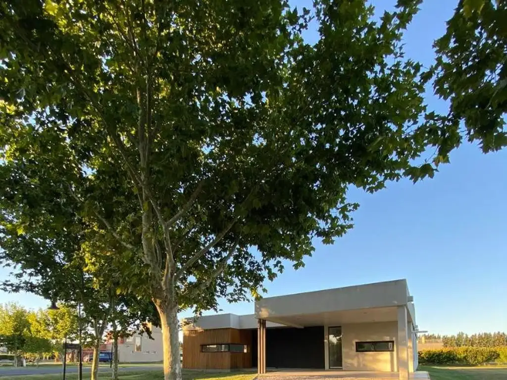 Casa en Venta en Haras Del Sur 2 - 3 dormitorios