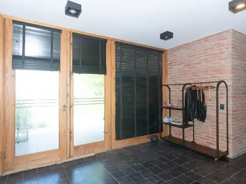 Casa 6 ambientes con 5 baños