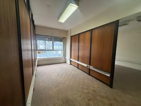 VENTA - Semipiso de Oficinas + 2 cocheras propias