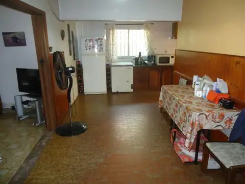 Casa 4 ambientes con 1 baño