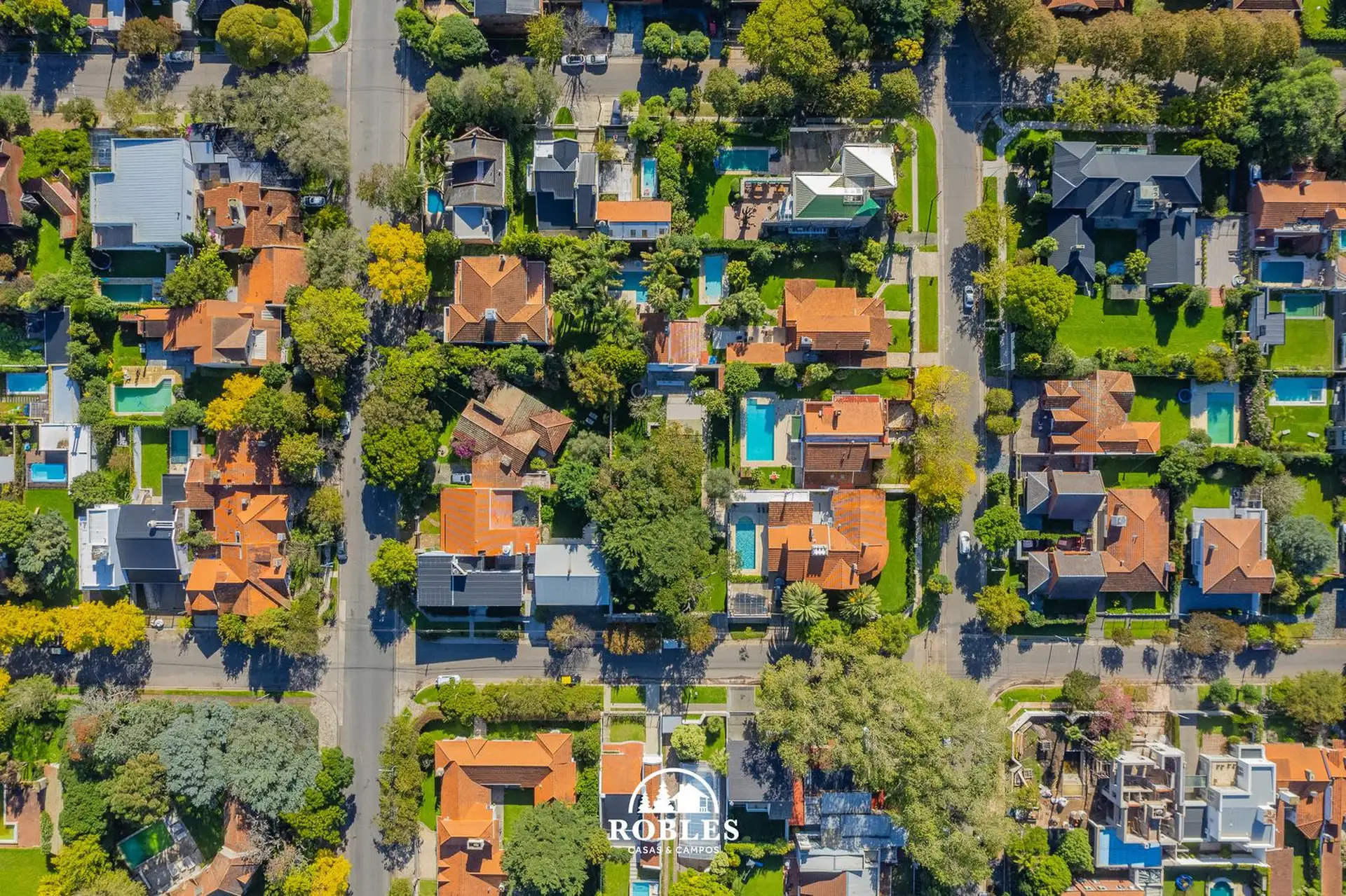 Lote único en el barrio Los Troncos