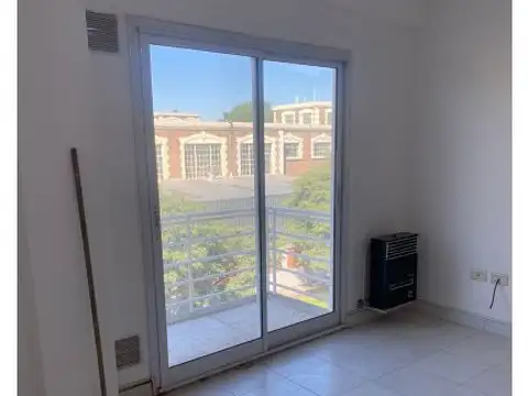 Departamento en Alquiler en Parque Chas, $ 650.000