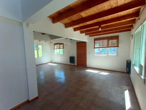 Depto Tipo Casa en Alquiler de 3 ambientes