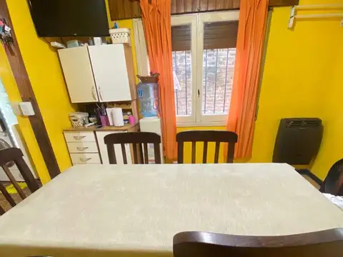 Casa 5 ambientes con 1 baño