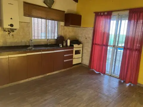 Casa 3 ambientes con 1 baño