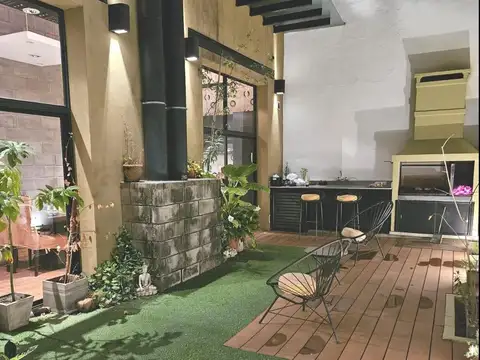 PH en venta 3 ambientes con amplio patio en el corazón de Villa Urquiza 