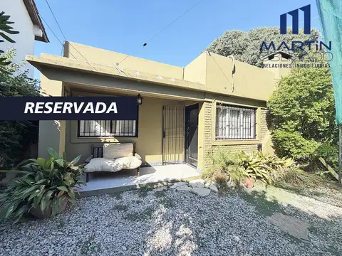Casa en Venta 3 ambientes con pileta en excelente zona de Bella Vista