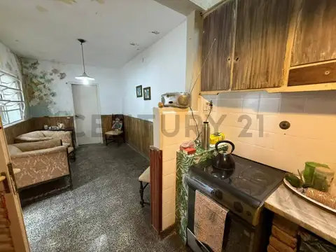 Venta PH 2 Dormitorios Banfield al Frente Terraza Cochera Patio