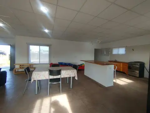 Casa 3 ambientes con 1 baño