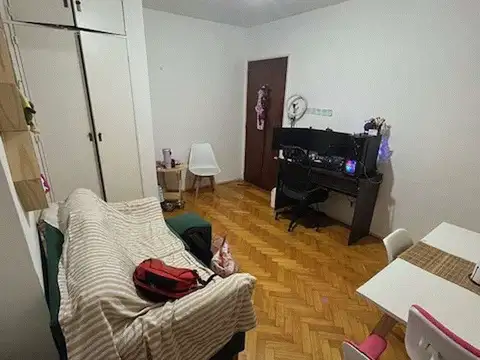 Paraguay 5400, Piso PB