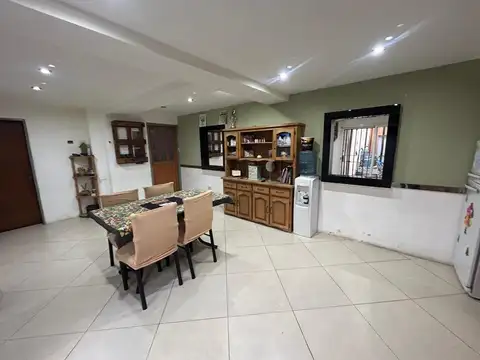 Depto Tipo Casa en Venta en Temperley, USD 90.000