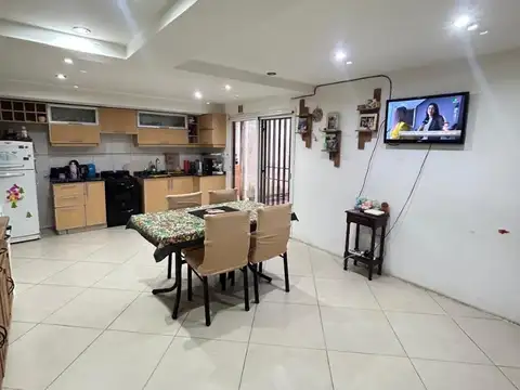 Depto Tipo Casa en Venta de 4 dormitorios