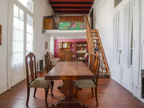 Adolfo Alsina 3100, Piso 1xesc