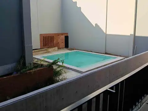 LOFT CON PATIO EN PICHINCHA APTO PROFESIONAL