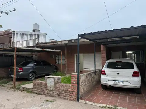 VENTA ,CASA PARQUE LICEO. PRIMERA SECCIÓN 