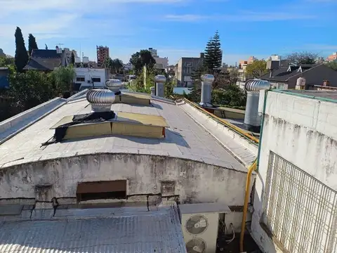 GALPON EN VENTA 1350 METROS OFICINAS HAEDO