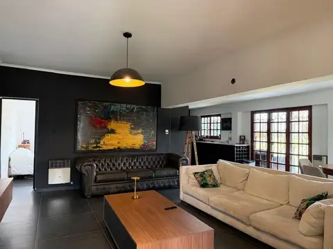 VENTA, CASA CON PILETA Y TERRENO EN ROLDAN 