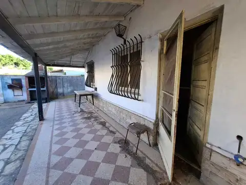 Casa 4 ambientes con 1 baño