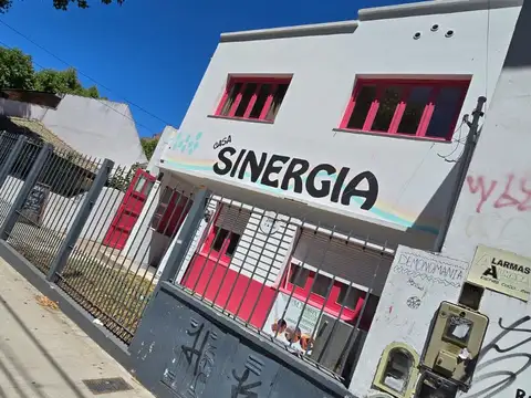 Alquiler comercial en excelente ubicación