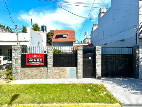 Casa en lote propio con jardín y pileta en boulogne
