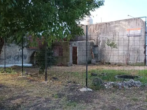 LOTE CASTELAR SUR (11 X 15 APROX)
