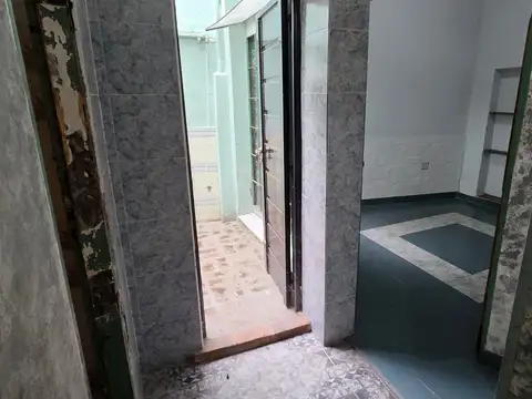 Depto Tipo Casa en Venta en Flores, USD 65.000