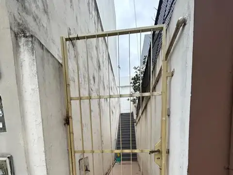 2 amb  ph tipo casa sin expensas patio1 x esc ent indepte
