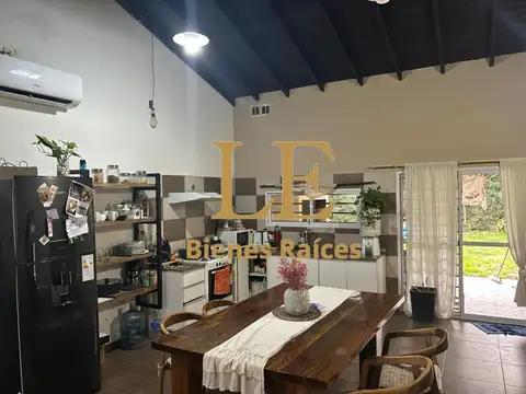 Casa en Venta con 3 cocheras