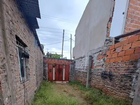 Casa en venta con anticipo y cuotas en Gregorio de Laferrere