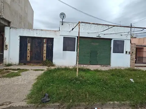 Casa en venta con anticipo y cuotas en Gregorio de Laferrere