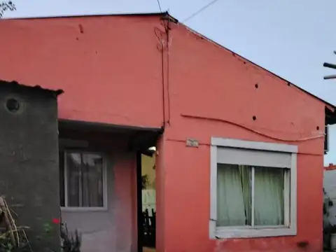 VENTA DE CASA EN DERQUI - PILAR