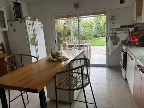 VENTA CASA  OLIVOS 5 AMBIENTES TRIPLEX