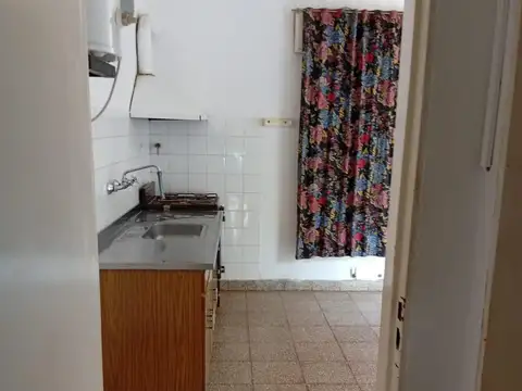 Casa en Alquiler en Capitan Bermudez, $ 450.000