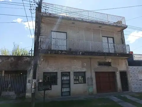 Casa Para 2 Familias En Venta En Isidro Casanova