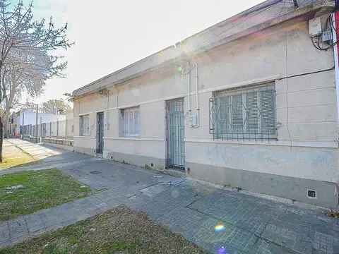 VENTA CASA 1 DORMITORIO PATIO LA TEJA CON RENTA.